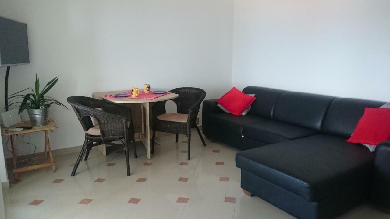 Ela - Sea View Apartment Primosten